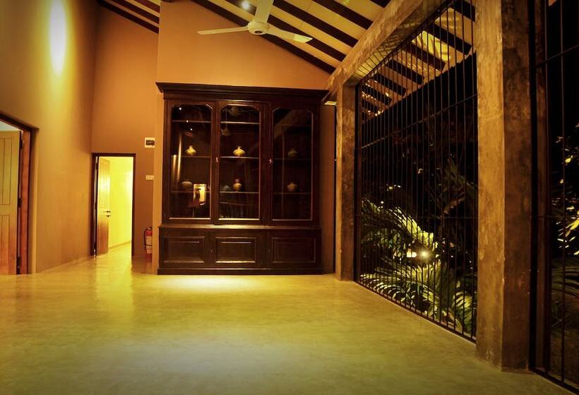 酒店 Roman Lake Ayurveda Resort