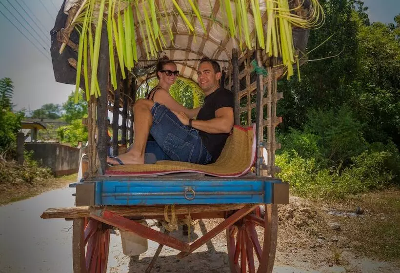 Отель Roman Lake Ayurveda Resort