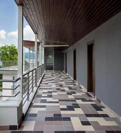 هتل Romantique Plaza Dojran