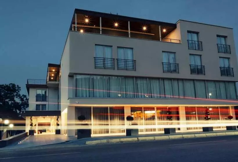 هتل Romantique Plaza Dojran