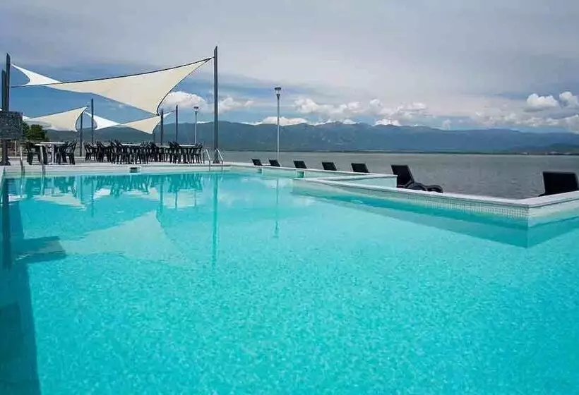 هتل Romantique Plaza Dojran