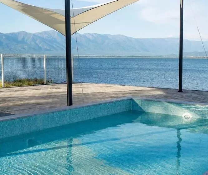 هتل Romantique Plaza Dojran