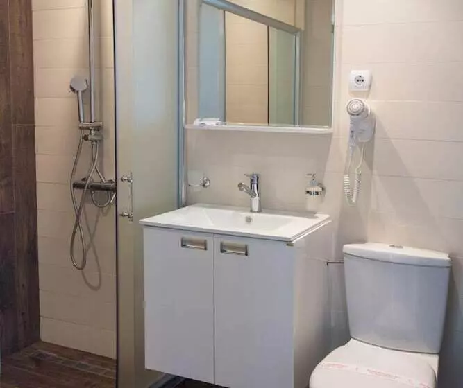 هتل Romantique Plaza Dojran