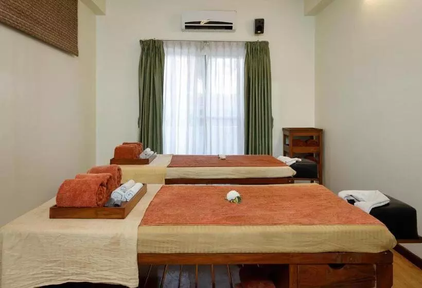 Shaligram Hotel & Spa