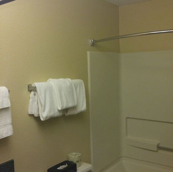 فندق Super 8 By Wyndham Copley Akron