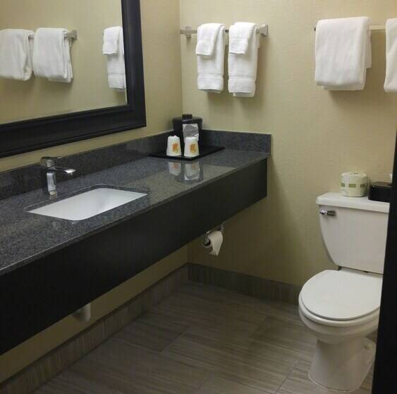 فندق Super 8 By Wyndham Copley Akron