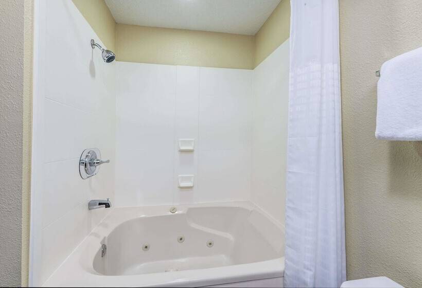 فندق Super 8 By Wyndham Copley Akron