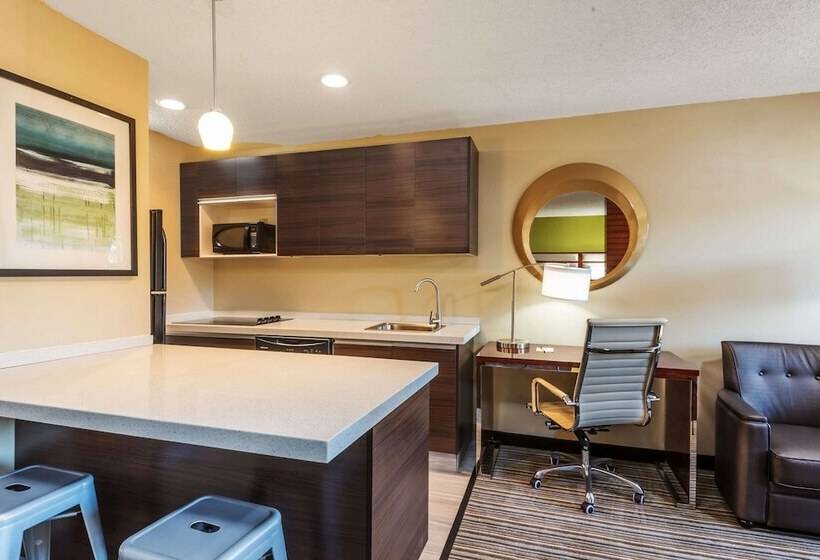 فندق Super 8 By Wyndham Copley Akron