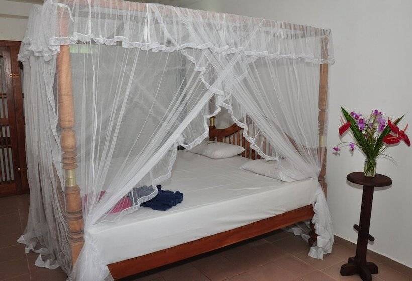 בית מלון כפרי Surf Una Beach