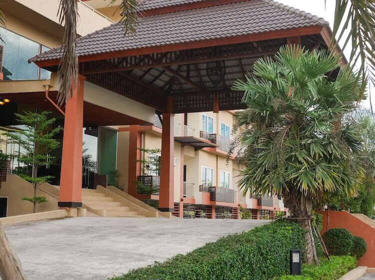 Отель Phufa Waree Chiangrai Resort   Sha Extra Plus