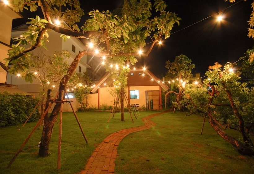 Отель Phufa Waree Chiangrai Resort   Sha Extra Plus