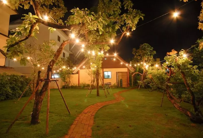 Отель Phufa Waree Chiangrai Resort Sha Extra Plus