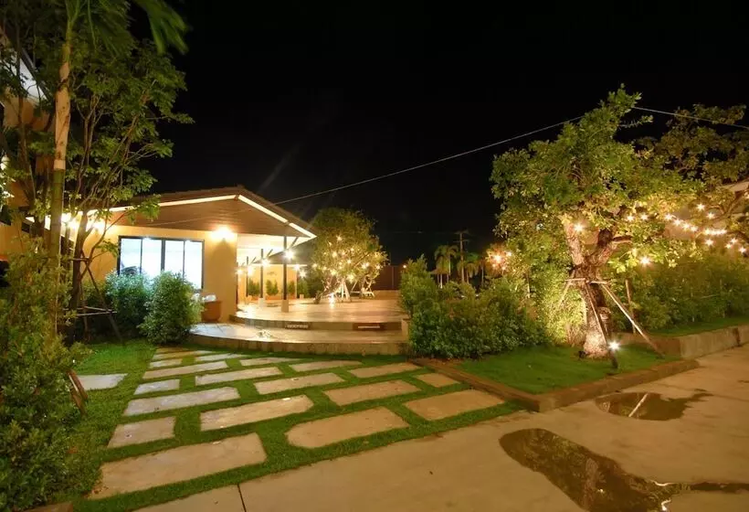 Отель Phufa Waree Chiangrai Resort Sha Extra Plus