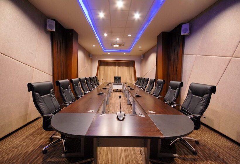 Отель Phufa Waree Chiangrai Resort   Sha Extra Plus