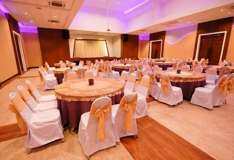 Отель Phufa Waree Chiangrai Resort Sha Extra Plus