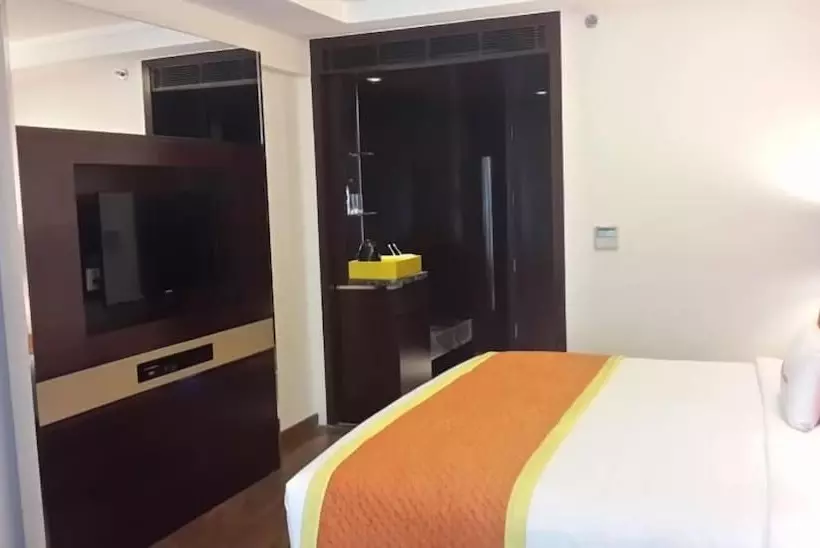 هتل Zone By The Park , Bani Park Jaipur