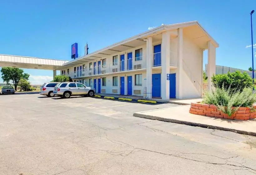 モーテル Economy Hotel Plus