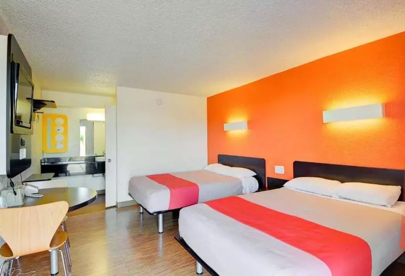 モーテル Economy Hotel Plus
