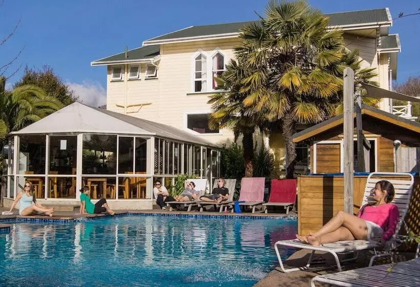 Paradiso Backpacker Hostel