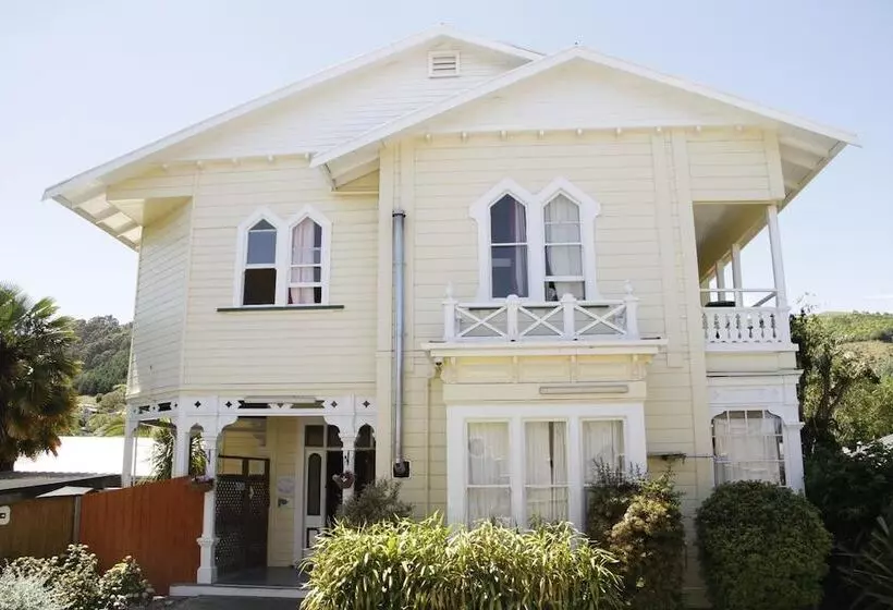 Paradiso Backpacker Hostel