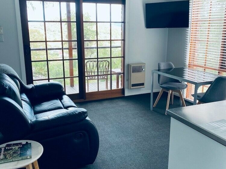 Hideaway Studio Accommodation