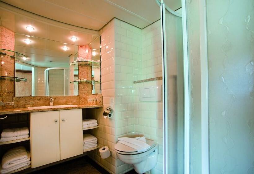 Crossgates Hotelship Altstadt   Düsseldorf