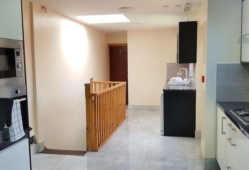 펜션 Kunda House Rookery