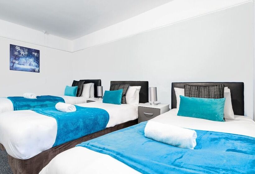 Family Home With Garden In Prime Birmingham Location