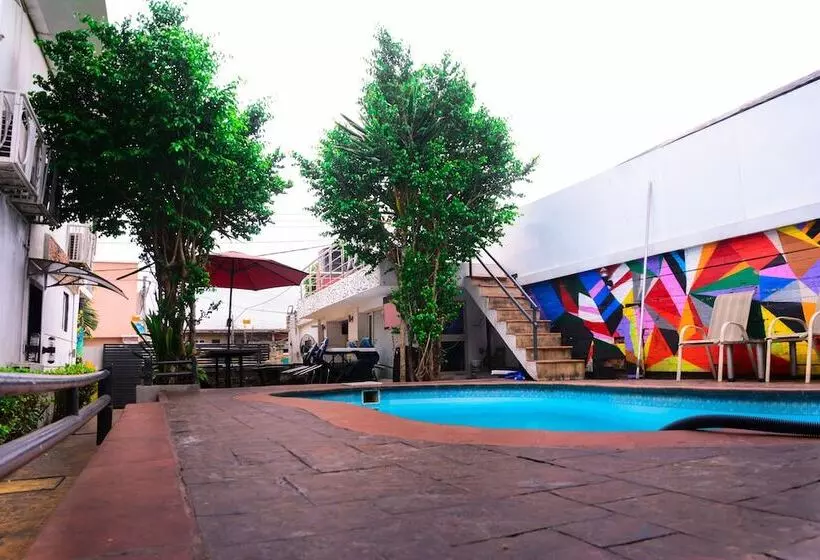 هتل Cls   Connecting Lagos Suites