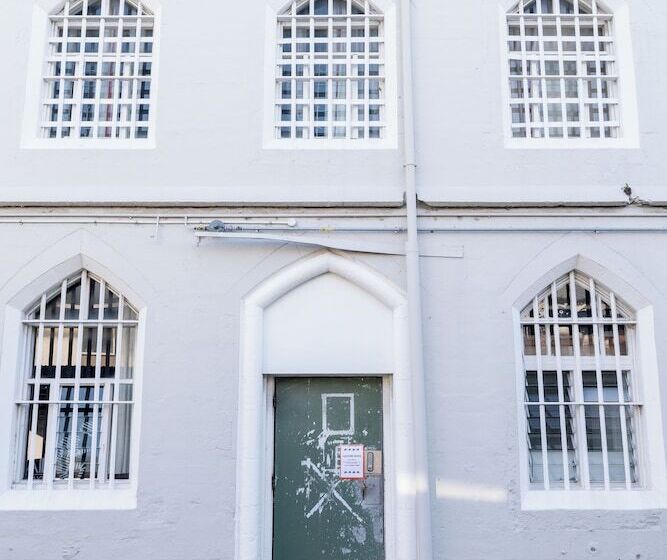 הוסטל Jailhouse Accommodation