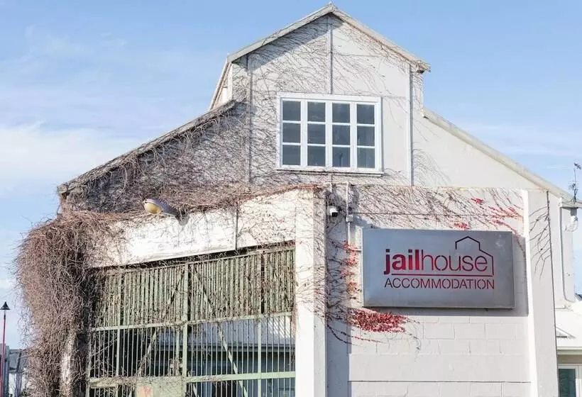 הוסטל Jailhouse Accommodation