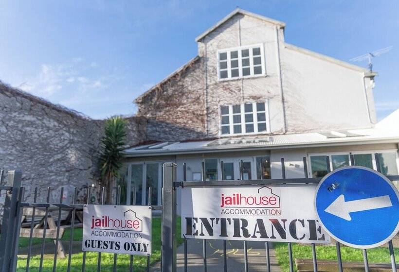 הוסטל Jailhouse Accommodation