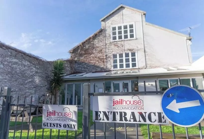 הוסטל Jailhouse Accommodation