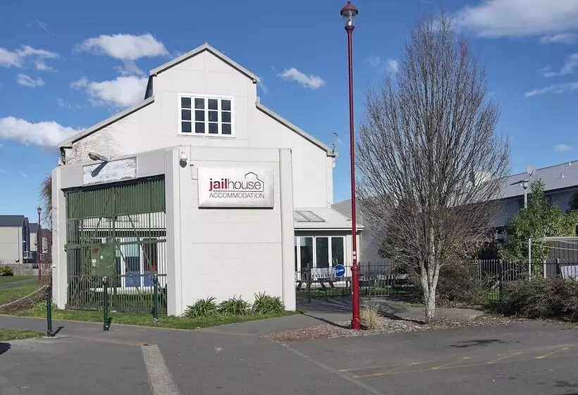 הוסטל Jailhouse Accommodation