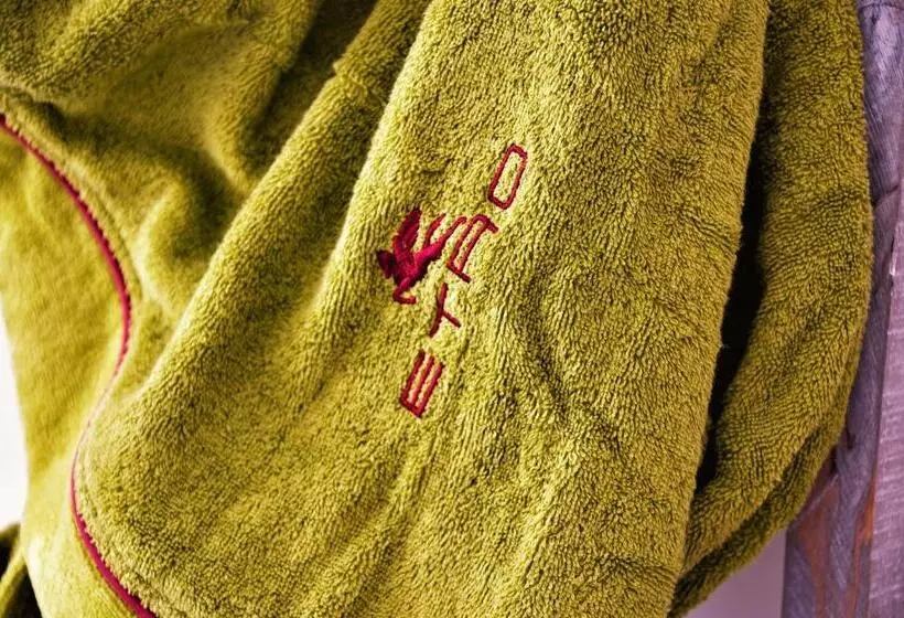 تختخواب و صبحانه Cas'e Charming House