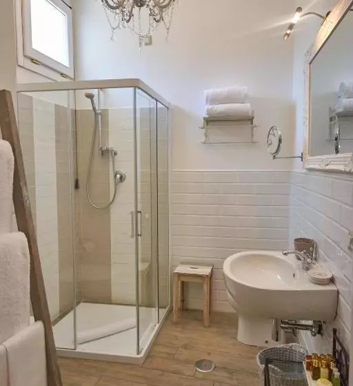 تختخواب و صبحانه Cas'e Charming House