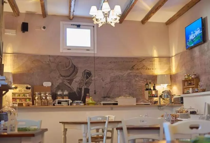 تختخواب و صبحانه Cas'e Charming House