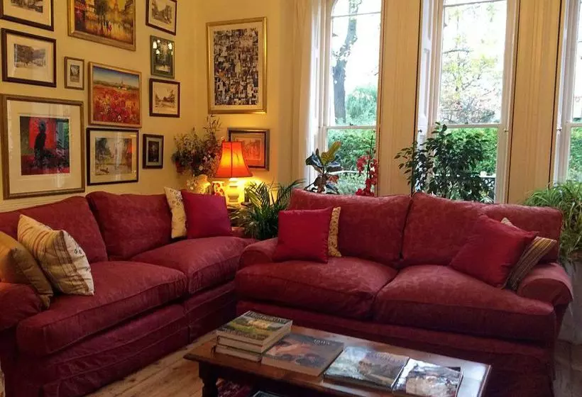 مبيت وإفطار Hanover House