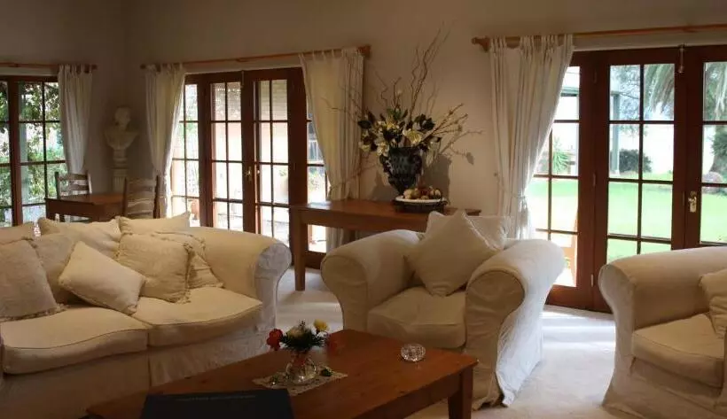 ベッドアンドブレックファースト Strathearn Park Lodge