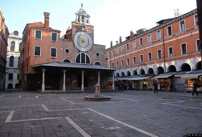 تختخواب و صبحانه Bed&Breakfast Barababao