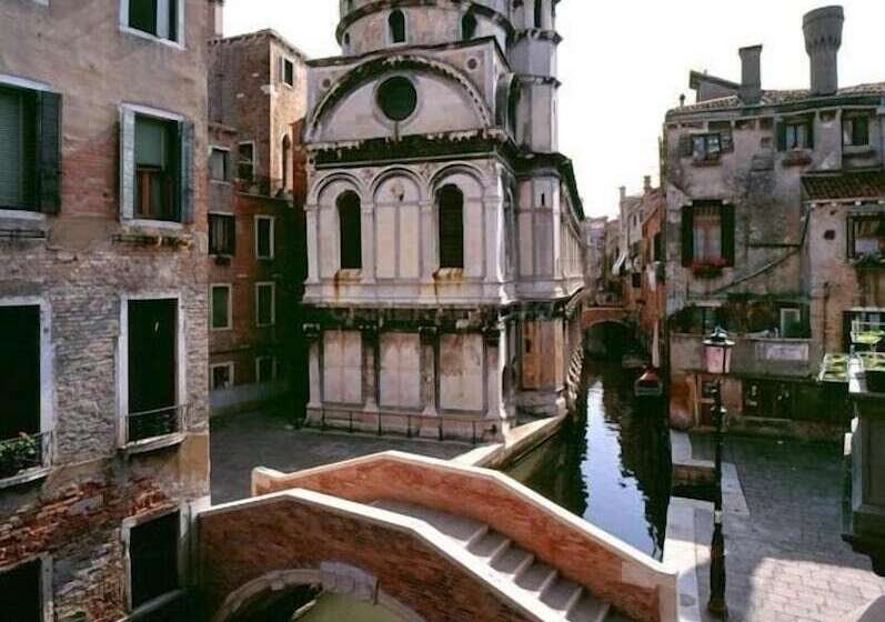 تختخواب و صبحانه Bed&Breakfast Barababao