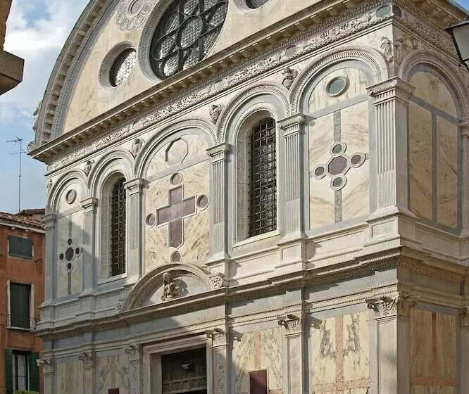 تختخواب و صبحانه Bed&Breakfast Barababao