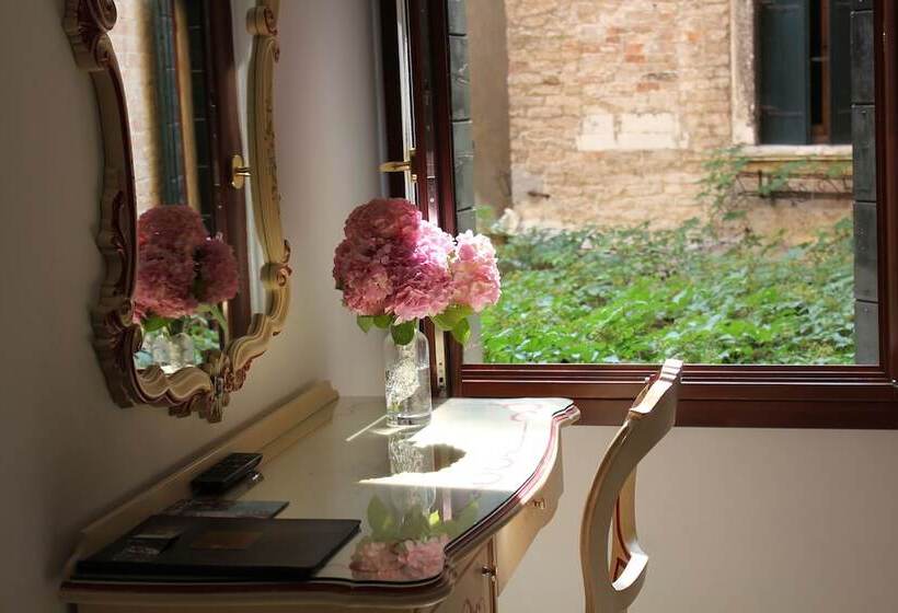 تختخواب و صبحانه Bed&Breakfast Barababao