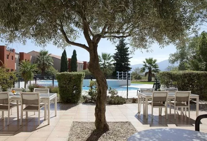 בית מלון כפרי Du Village Catalan