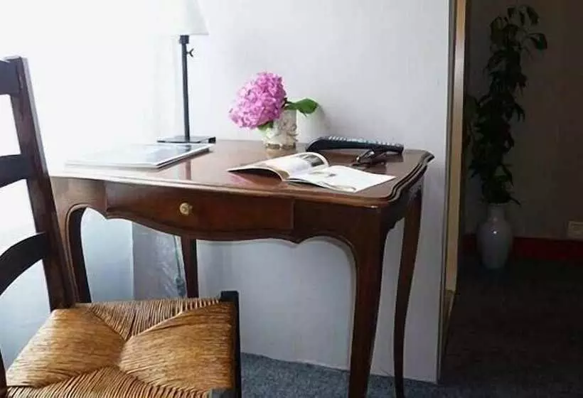 호텔 Hôtel Le Relais Lamartine