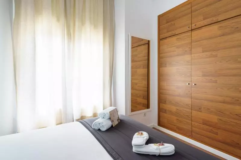 Minimal Rooms By Ele Apartments