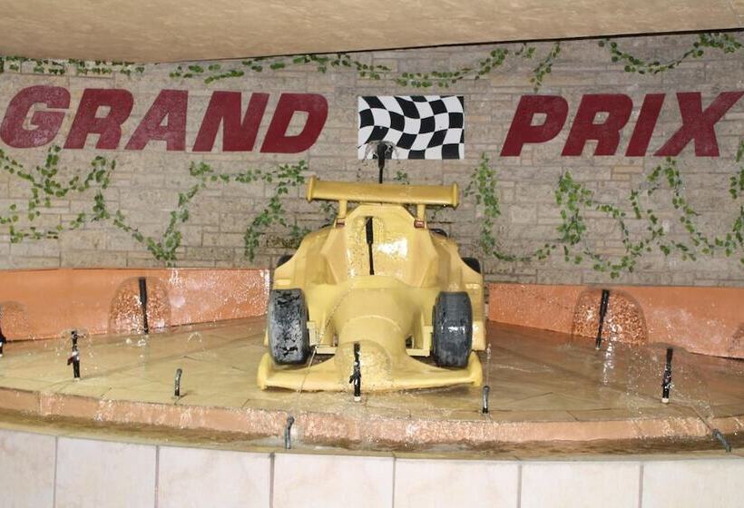 Grand Prix Motel Beach Front
