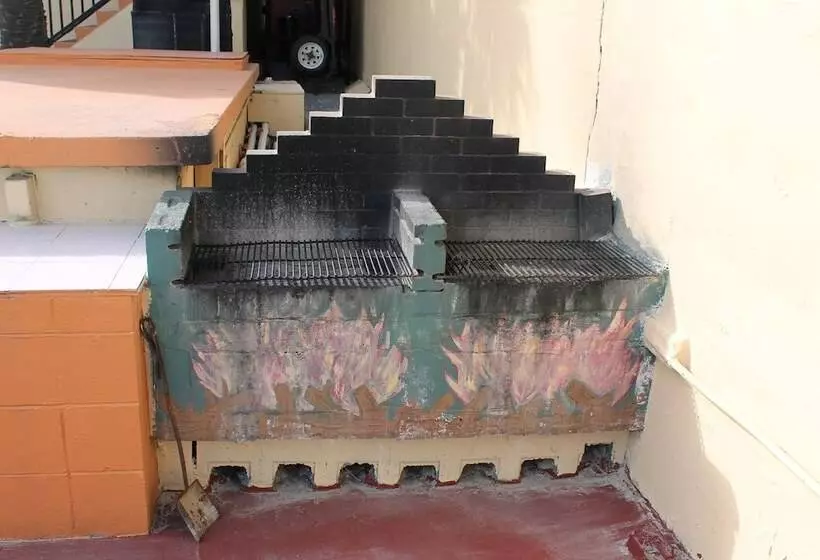 Grand Prix Motel Beach Front