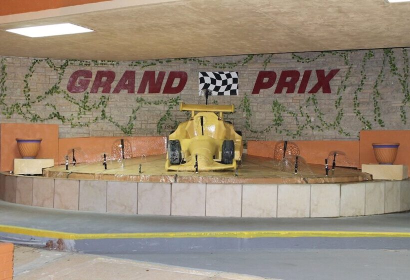 Grand Prix Motel Beach Front