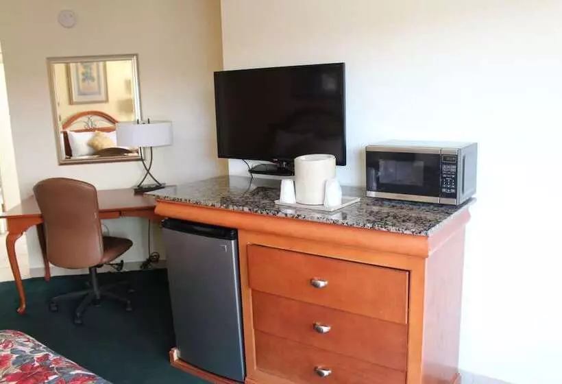 Grand Prix Motel Beach Front